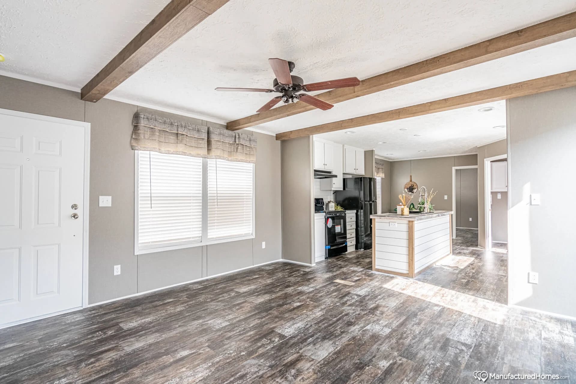 Clayton Savannah Riverhaven manufactured home living area